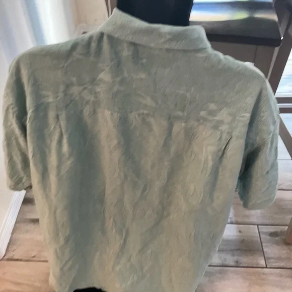 Men’s used Island Shores button front Hawaiian style size XL shirt 100% silk - Picture 3 of 3